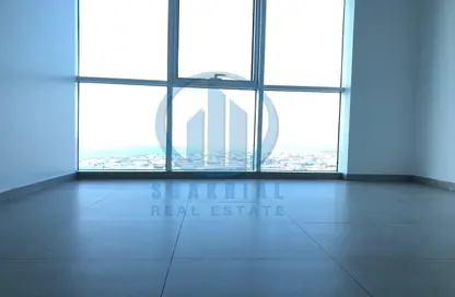 Empty Room image for: Apartment - 3 Bedrooms - 4 Bathrooms for rent in Al Reef Tower - Corniche Road - Abu Dhabi, Image 1