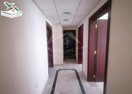 صورةردهة-ممر لـ: شقة - 3 غرف نوم - 4 حمامات للكراء في شارع خليفة - المقاطعة المركزية - العين, صورة 1