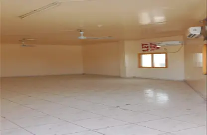 سكن عمال - استوديو - 8 حمامات للايجار في سونابور - المحيصنة - دبي