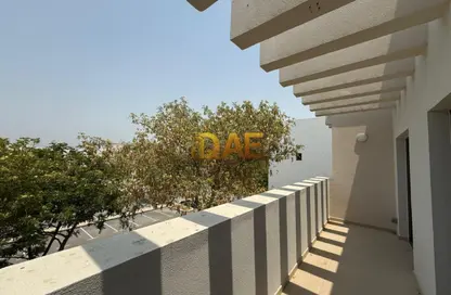 Apartment - 2 Bedrooms - 2 Bathrooms for rent in The Gardens Buildings - The Gardens - Dubai