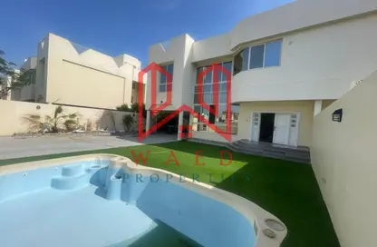 Villa - 4 Bedrooms - 5 Bathrooms for rent in Jumeirah 2 - Jumeirah - Dubai