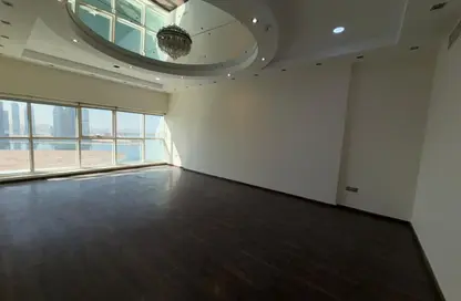 شقة - 5 غرف نوم - 6 حمامات للبيع في برج الأنوار - الخان لاجون - الخان - الشارقة