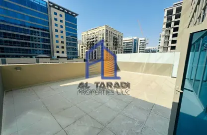 Terrace image for: Apartment - 1 Bedroom - 2 Bathrooms for rent in Al Zeina - Al Raha Beach - Abu Dhabi, Image 1