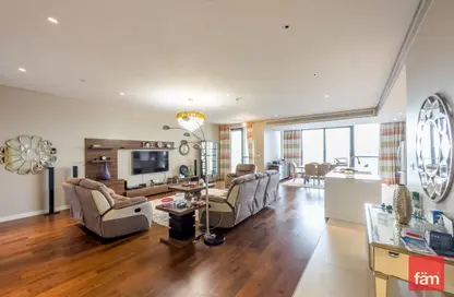 Apartment - 3 Bedrooms - 5 Bathrooms for sale in Building 13B - CityWalk Residential - City Walk - Dubai