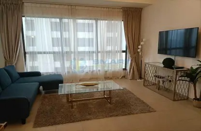 Living Room image for: Apartment - 2 Bedrooms - 2 Bathrooms for rent in Amwaj 4 - Amwaj - Jumeirah Beach Residence - Dubai, Image 1
