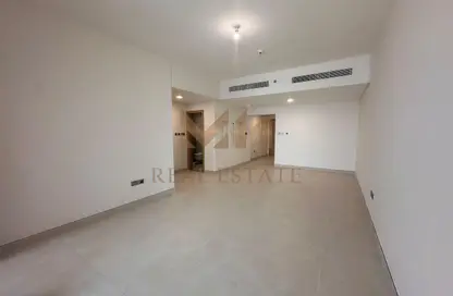 شقة - 2 غرف نوم - 3 حمامات للايجار في راديانت سكوير - مدينة الأضواء - جزيرة الريم - أبوظبي