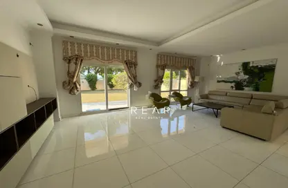 Living Room image for: Villa - 4 Bedrooms - 4 Bathrooms for rent in Meadows 9 - Meadows - Dubai, Image 1