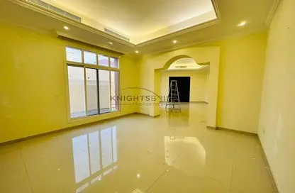 فيلا - 5 غرف نوم - 6 حمامات للايجار في البرشاء جنوب 2 - جنوب البرشاء - البرشاء - دبي