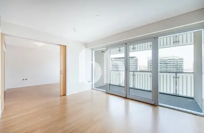 شقة - غرفة نوم - 2 حمامات للايجار في المها - المنيرة - شاطئ الراحة - أبوظبي