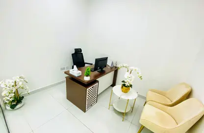 Office Space - Studio - 1 Bathroom for rent in Red Avenue - Al Garhoud - Dubai