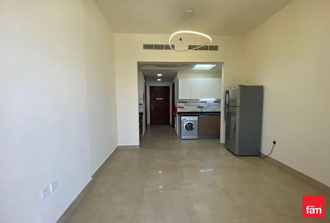 Apartment - 1 Bathroom for rent in Azizi Plaza - Al Furjan - Dubai