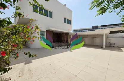 Villa - Studio - 7 Bathrooms for rent in Jumeirah 1 Villas - Jumeirah 1 - Jumeirah - Dubai