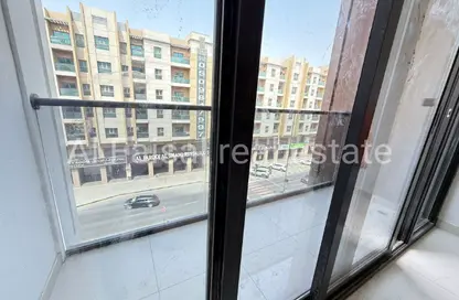 شقة - 2 غرف نوم - 3 حمامات للايجار في ذا سكواير 1 - تجارية مويلح - الشارقة