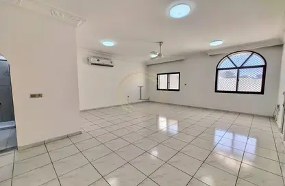 فيلا - 3 غرف نوم - 4 حمامات للايجار في عقدة العامرية - الجيمي - العين