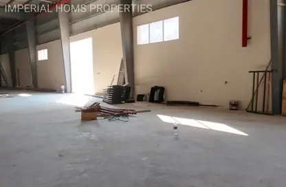 Warehouse - Studio - 2 Bathrooms for sale in Umm Al Thuoob - Umm Al Quwain