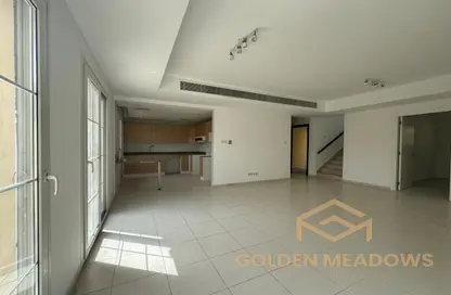Villa - 3 Bedrooms - 3 Bathrooms for rent in Springs 9 - The Springs - Dubai