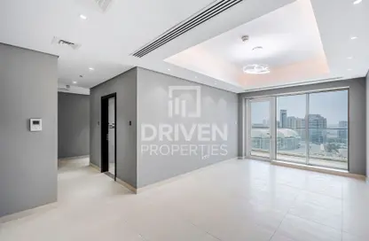 شقة - 2 غرف نوم - 3 حمامات للايجار في برج القارات - الضاحية 13 - قرية الجميرا سركل - دبي