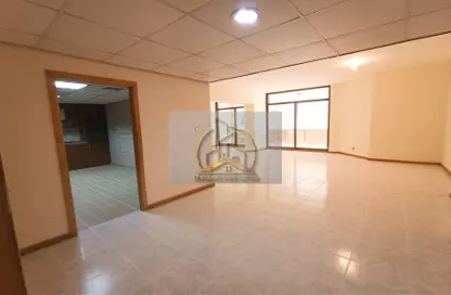 شقة - 3 غرف نوم - 5 حمامات للايجار في شارع حمدان - أبوظبي
