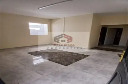 شقة - 2 غرف نوم - 2 حمامات للايجار في السروج - العين
