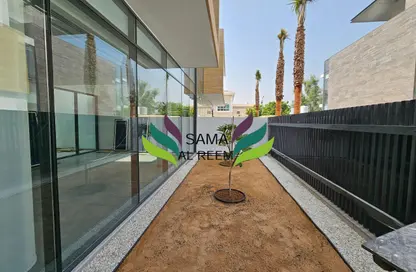 Villa - 5 Bedrooms - 7 Bathrooms for rent in Jumeirah 1 Villas - Jumeirah 1 - Jumeirah - Dubai