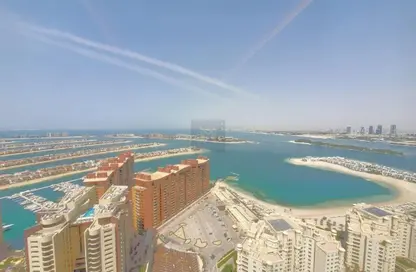 Apartment - Studio - 1 Bathroom for rent in The Palm Tower - Palm Jumeirah - Dubai