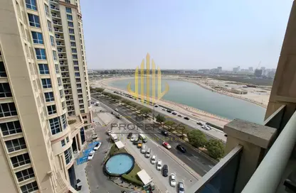 شقة - 2 غرف نوم - 3 حمامات للايجار في C برج - لاجو فيستا - مدينة دبي للإنتاج (اي ام بي زد) - دبي