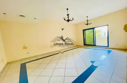 Apartment - 2 Bedrooms - 2 Bathrooms for rent in Oud Metha - Bur Dubai - Dubai