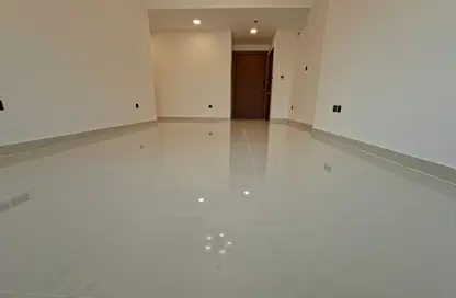 شقة - غرفة نوم - 2 حمامات للايجار في جداف فيوز - الجداف - دبي