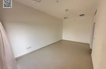 شقة - 2 غرف نوم - 2 حمامات للايجار في قرية الاميرة - الياسمين - عجمان