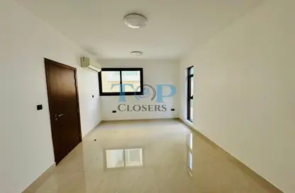 Apartment - 1 Bedroom - 2 Bathrooms for rent in Hai Al Qalaa - Al Jaheli - Al Ain