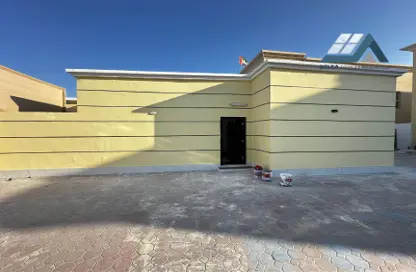 Apartment - 2 Bedrooms - 2 Bathrooms for rent in Shakhbout City - Abu Dhabi