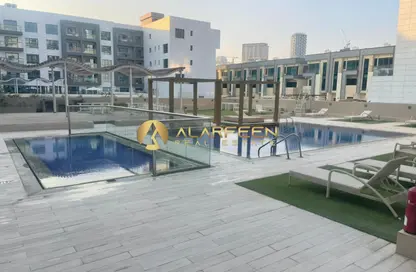 شقة - غرفة نوم - 2 حمامات للايجار في مبني اوكسفورد - قرية الجميرا سركل - دبي