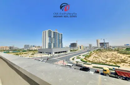 شقة - غرفة نوم - 2 حمامات للايجار في بناية صالح بن لاحج - مجان - دبي لاند - دبي