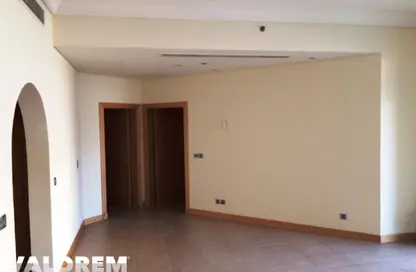 Apartment - 2 Bedrooms - 3 Bathrooms for rent in Al Khushkar - Shoreline Apartments - Palm Jumeirah - Dubai