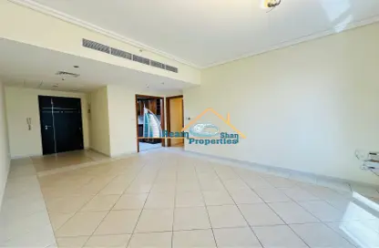شقة - 3 غرف نوم - 3 حمامات للايجار في شارع الشيخ زايد - دبي