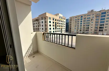 شقة - 2 غرف نوم - 4 حمامات للايجار في روضة - شارع المطار - أبوظبي