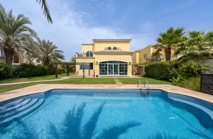 Villa - 4 Bedrooms - 4 Bathrooms for rent in Jumeirah Park - Dubai