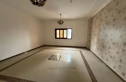 Apartment - 2 Bedrooms - 2 Bathrooms for rent in Al Owais Building - Al Khan - Sharjah