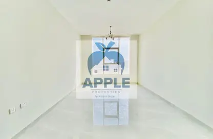 شقة - غرفة نوم - 2 حمامات للايجار في الزاهية - تجارية مويلح - الشارقة