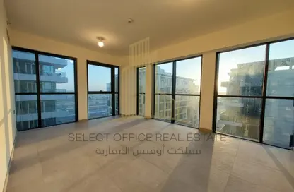 صورة لـ غرفة فارغة شقة - 3 غرف نوم - 4 حمامات للايجار في شاطئ الراحة - أبوظبي ، صورة رقم 1