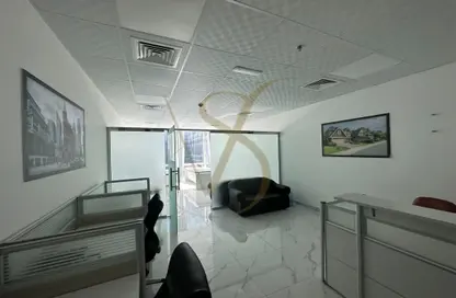 مكتب - استوديو - 1 حمام للايجار في برج تماني - الخليج التجاري - دبي