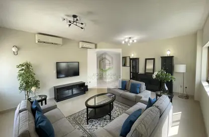 Apartment - 3 Bedrooms - 3 Bathrooms for rent in Al Muraqqabat - Deira - Dubai