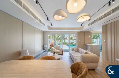 فيلا - 3 غرف نوم - 7 حمامات للبيع في الينابيع 11 - الينابيع - دبي