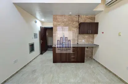 Apartment - Studio - 1 Bathroom for rent in Fire Station Road - Muwaileh - Sharjah Apartment - Studio - 1 Bathroom for rent in Fire Station Road - Muwaileh - Sharjah