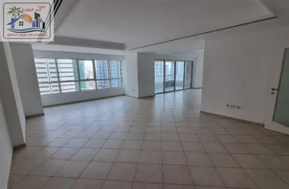 Apartment - 3 Bedrooms - 3 Bathrooms for rent in Al Majaz 1 - Al Majaz - Sharjah