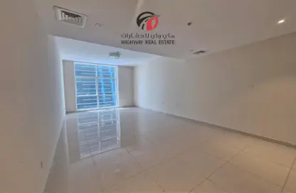 شقة - غرفة نوم - 2 حمامات للايجار في برج دوجا - شارع الشيخ زايد - دبي