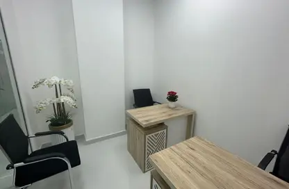 Office Space - Studio - 1 Bathroom for rent in Red Avenue - Al Garhoud - Dubai