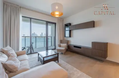 Living Room image for: Apartment - 2 Bedrooms - 2 Bathrooms for sale in La Voile - La Mer - Jumeirah - Dubai, Image 1