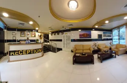 شقة - 8 غرف نوم - 8 حمامات للبيع في برج الكورنيش - الرميلة - عجمان