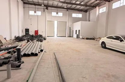 Warehouse - Studio - 1 Bathroom for rent in Umm Al Thuoob - Umm Al Quwain